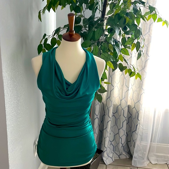 I brought this top to wear on Christmas Day only one day - Picture 1 of 5